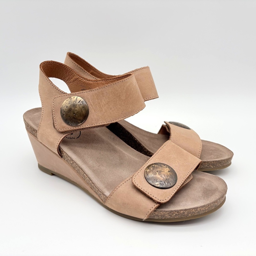 Taos Carrousel 3 Wedge Sandals Womens Size 39 (US 8-8.5) Tan Leather Strappy